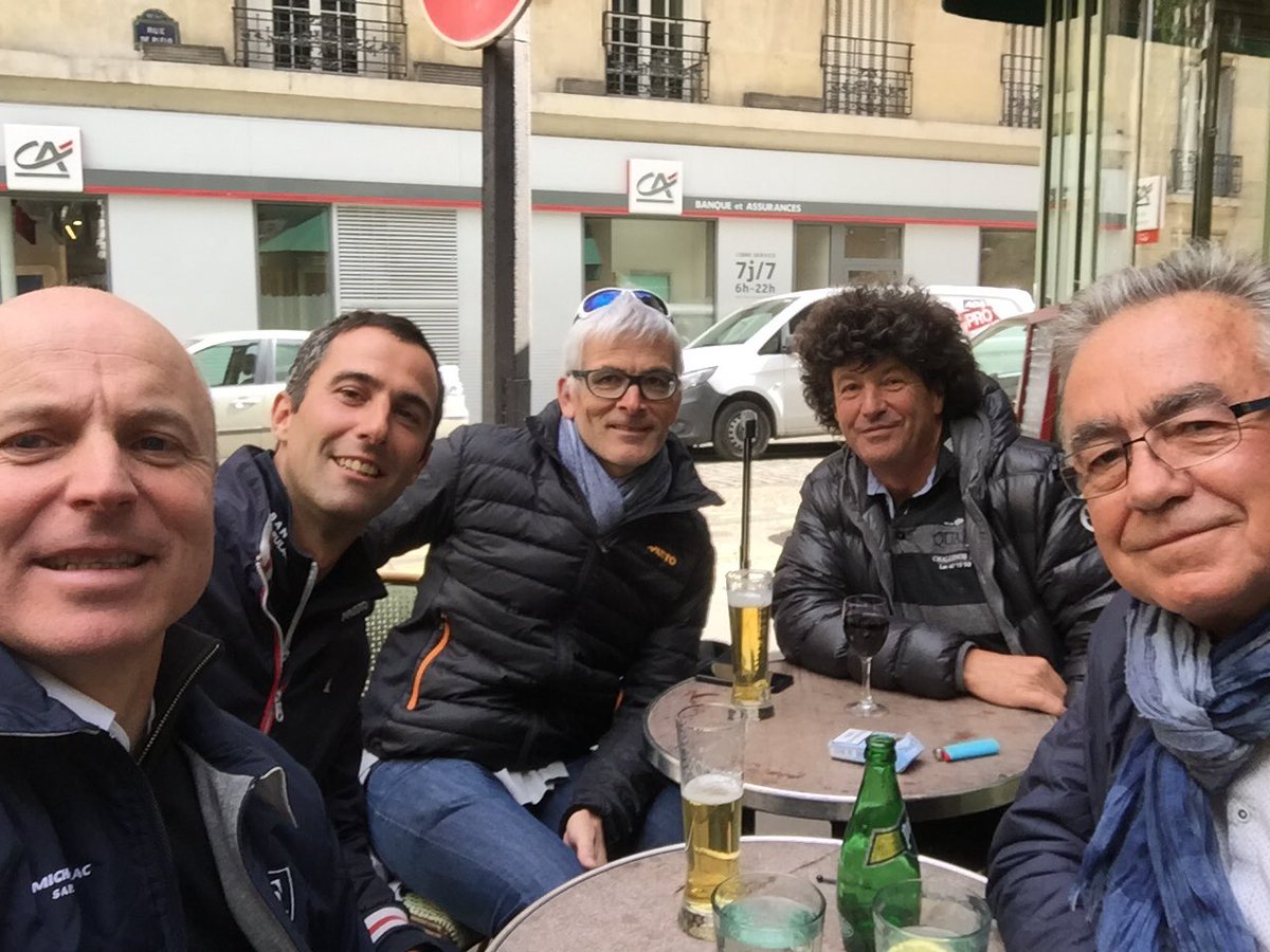 LucTalbourdet's tweet image. AG imoca :
Les cinq administrateurs sortants souhaitent bon vent  au nouveau bureau
#IMOCA @VendeeGlobe