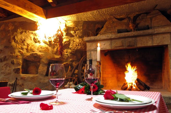 Planifica la experiencia de la cena local en #Dubrovnik con #Travisy y disfruta de una #cena dálmata meridional con una vista increíble.