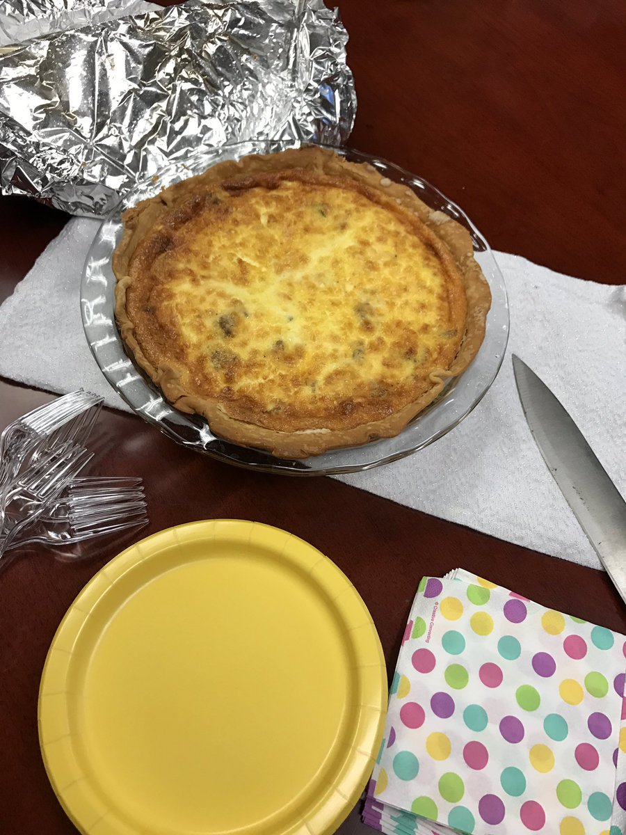 I am one SPOILED admin asst!  Thank u @iAct_RCISD for my quiche, Oreo balls, @iShopLaRue GC, flowers...WOW!  Love y'all!💝 #NationalAdminDay