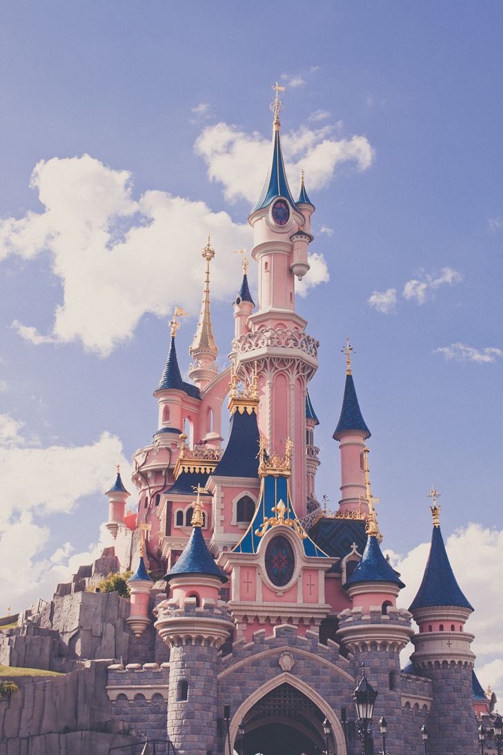 rpg666__'s tweet photo. 🌹- Elle est fan des films disney, ainsi que du parc d'attraction, depuis son enfance. https://t.co/Ul1t2MwFBP