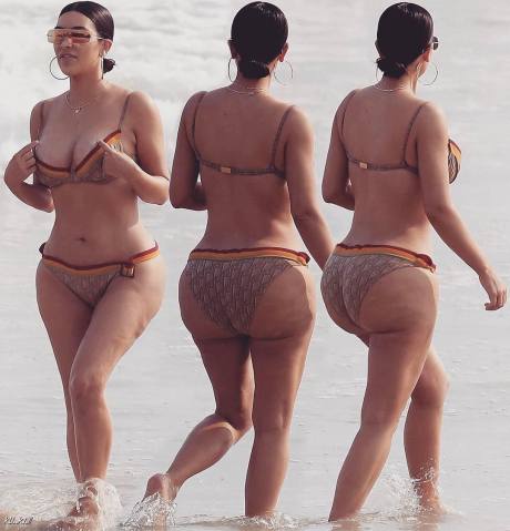 #KimKardashain e mais mulheres famosas que não ligam para celulites -> https://t.co/nllDE9JnRb https://t.co/u0OpEO6GQJ