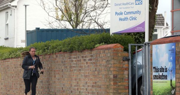 NHS medics pictured running to move cars to avoid fines after permits are cut upflow.co/l/WBf6