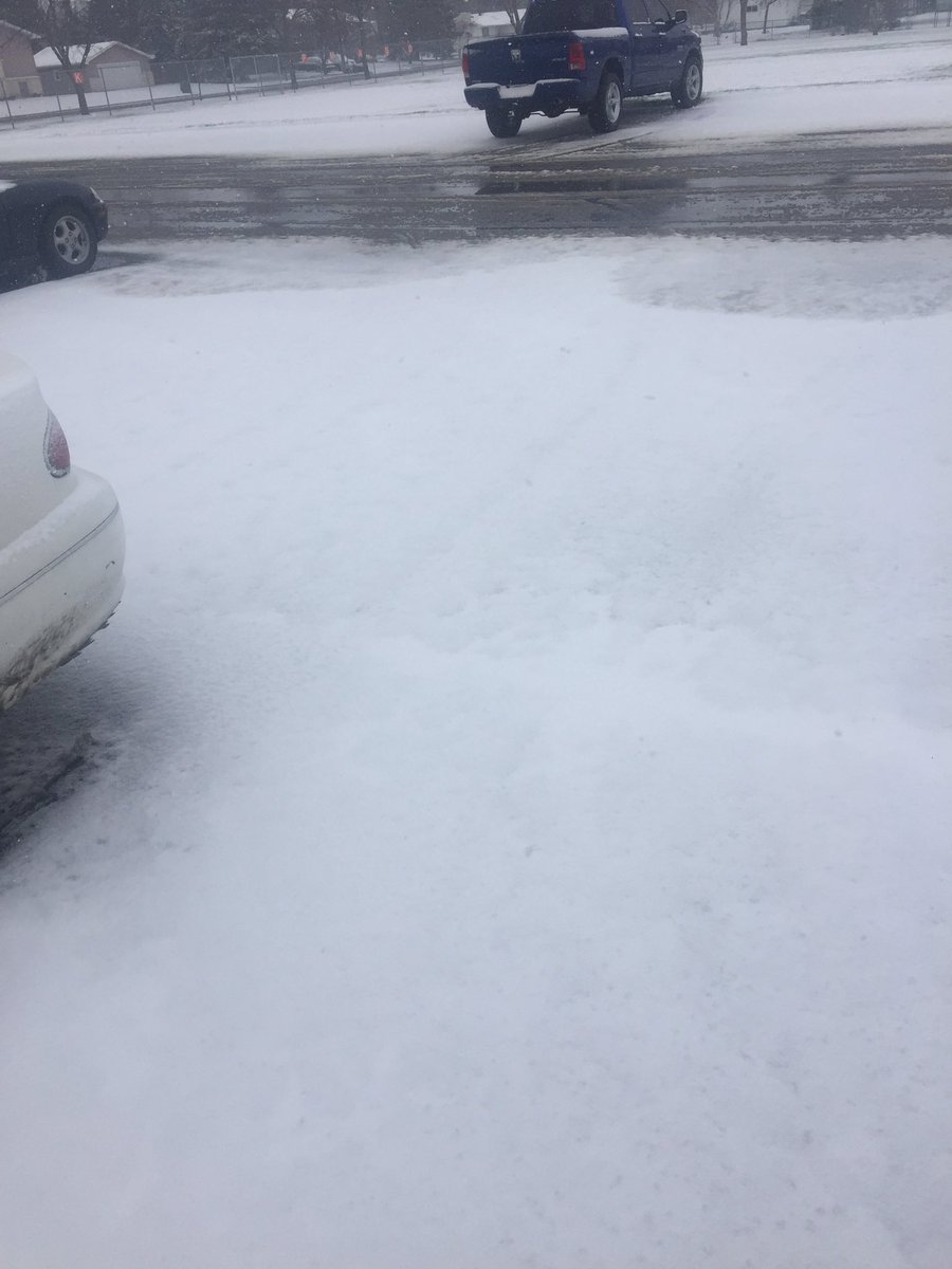 SpudTrack's tweet image. Track practice will now include cross country skiing and snow shoe races #SpringTrack