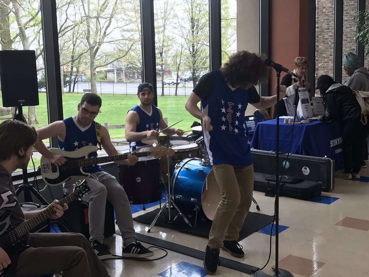 We 💙 our commuters! 🦁