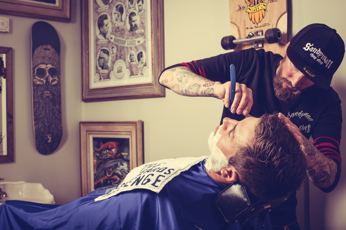 BluebeardsES's tweet image. Hoy es un buen dia para ir a vuestro barbero de confianza a que os arregle esa barba ¿no os parece?