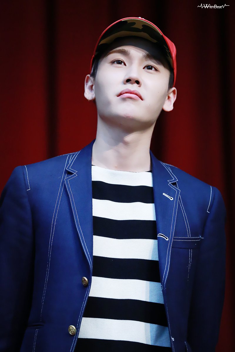 【WithBeat】170413 팝업 강남 팬사인회 
#비투비 #정일훈 <a href="/BTOB_ILL/">.</a>
이목구비 뚜렷하고 
너무 잘 생김~
imgur.com/seNyO9z
imgur.com/WLIGfmS