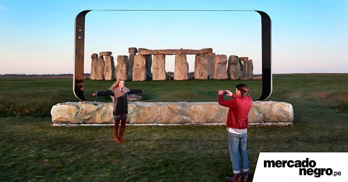 mercado_negro's tweet photo. #OOH #samsunggalaxys8 presenta el #Outdoor más grande y real del Reino Unido ►https://t.co/EqOOxlHqIX https://t.co/Np0b6RBr0u