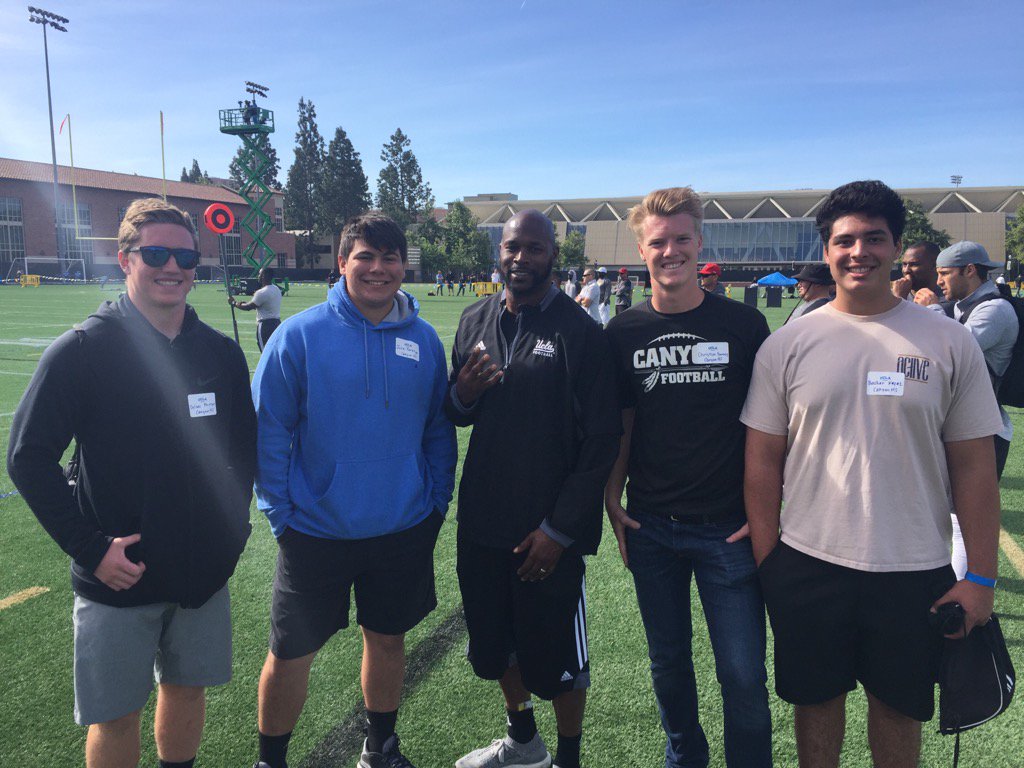 canyonfb's tweet photo. Comanches at UCLA... GO BRUINS! https://t.co/XuwdBiTZsq