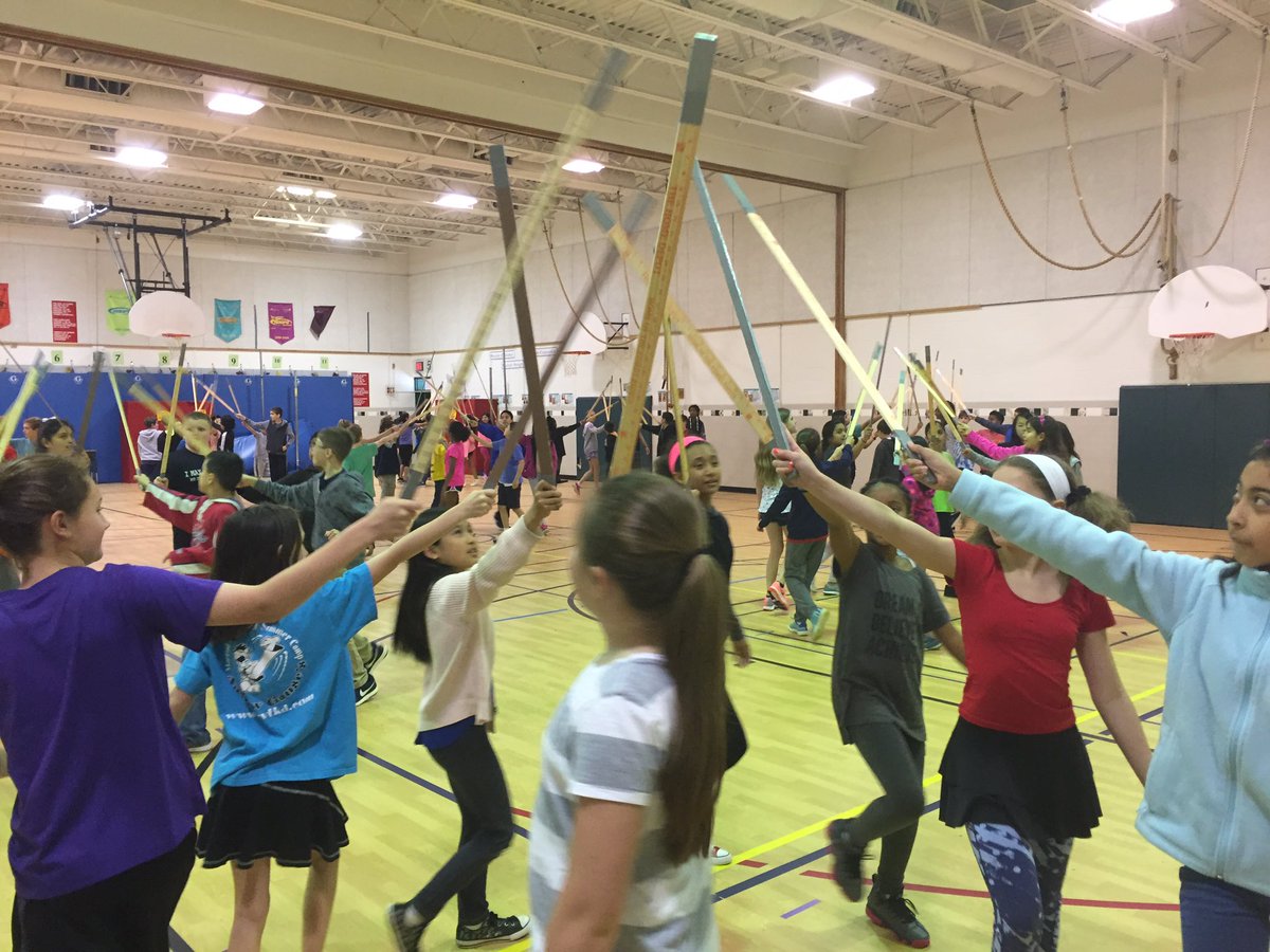 KingsGlenES's tweet image. Dancing in PE - exercise, fun, and cultural considerations all in one. #KGfun #ourFCPS