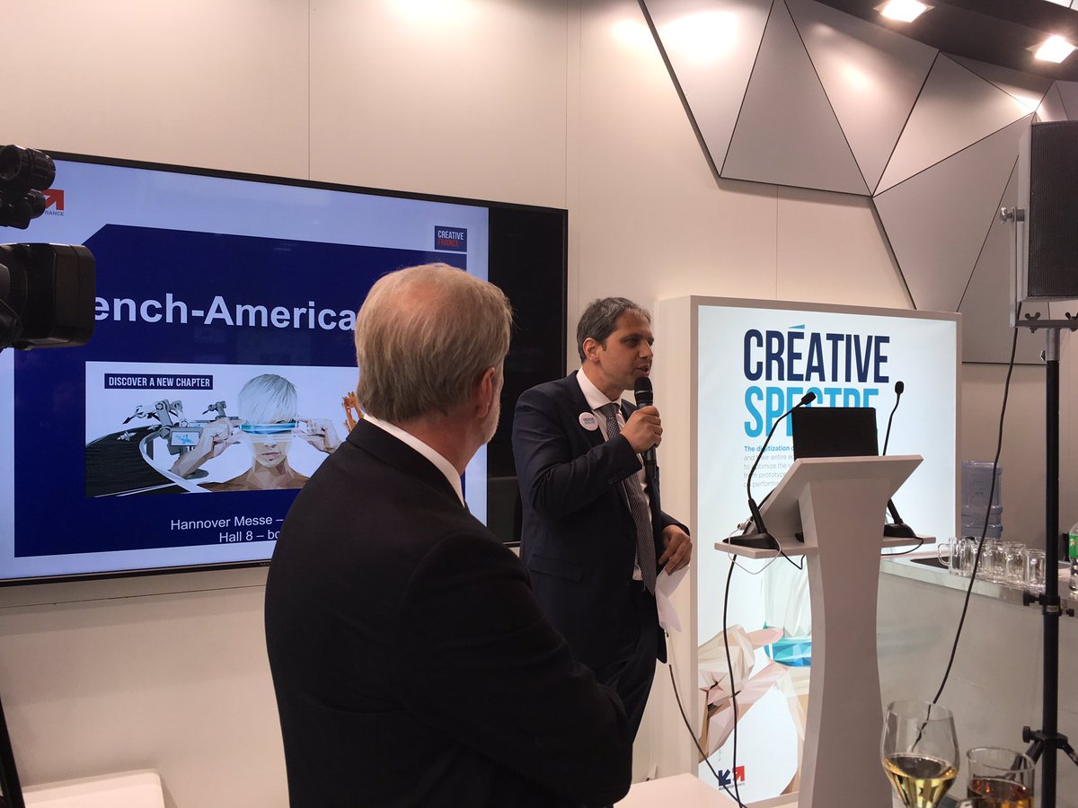 WengsiDuverdier's tweet image. Now begin the French-American cocktail with @USEmbassyFrance #CréativeIndustry #hmi17 @hannover_messe @industrie_futur @businessfrance