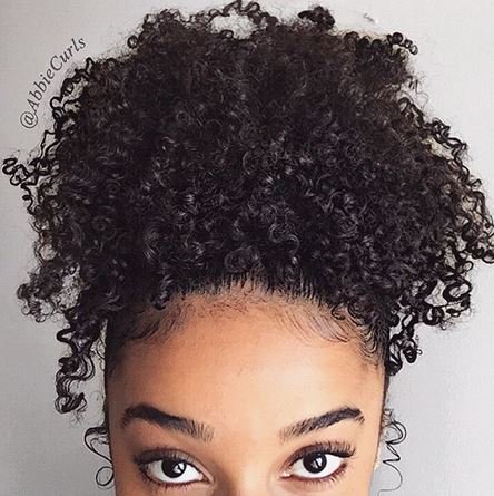 ReturnoftheCurl's tweet photo. PINEAPPLE GOALS @abbiecurls #returnofthecurls
#afrolatina #latina #naturalista #freshface #naturalhair #natural #curltip #HerHairHerWay https://t.co/lCDYWPGjup