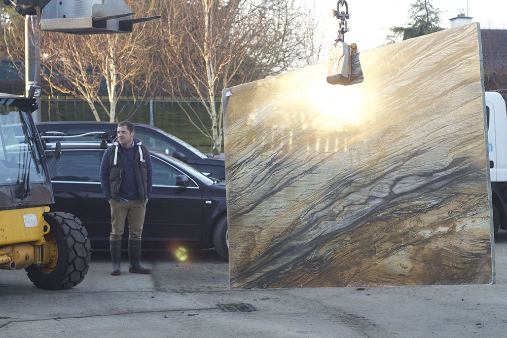 BrandNewCreativ's tweet image. A bountiful day on the job working with @MillerBrosStone &amp;amp;photographer @seanandyvette surrounded by breathtaking mountain views #currentwork