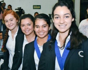 DrMayans's tweet image. #RoboGames2017 Felicito a Michelle Ramos, Daniela Flores, Liz Guerrero y Dariana Herrera ganadoras en Olimpiadas de Robótica  #OrgulloChoco