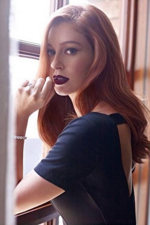 Baby I'm dancing in the dark.