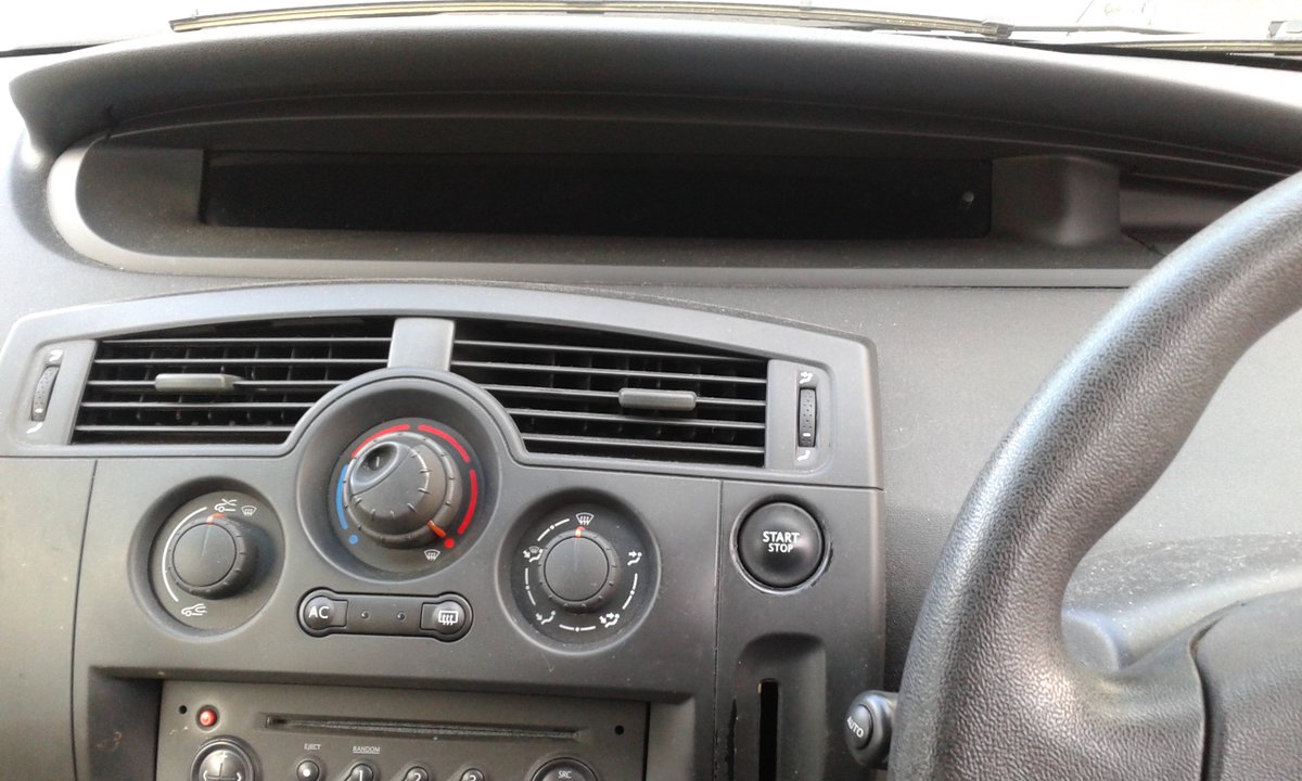 infomotiveUK's tweet image. A look owners of @renault_uk Scenic II will be all too familiar with
#BlanketyBlank #DigitialDashboard