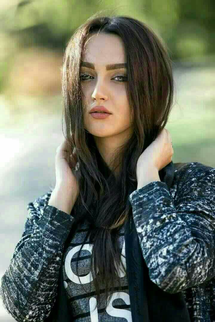 كلت اسآمح واني من كَد
ما بجيت بوجهي
 ماضلت ملامح 💙"