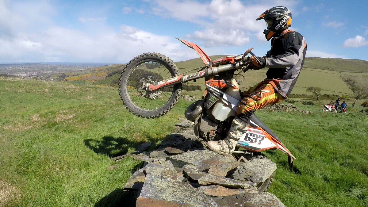 XXXASH's tweet photo. Great few days with @Knighter101 in the iom. https://t.co/BE0bWTEkSq
