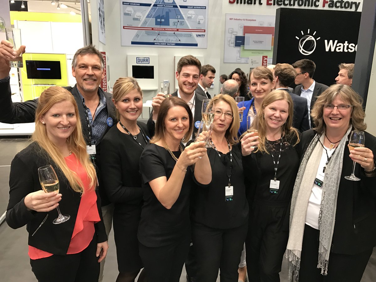 theRab's tweet image. Here&apos;s another amazing day at Hannover Messe! #PROST #IBMHM Team! #HMI17