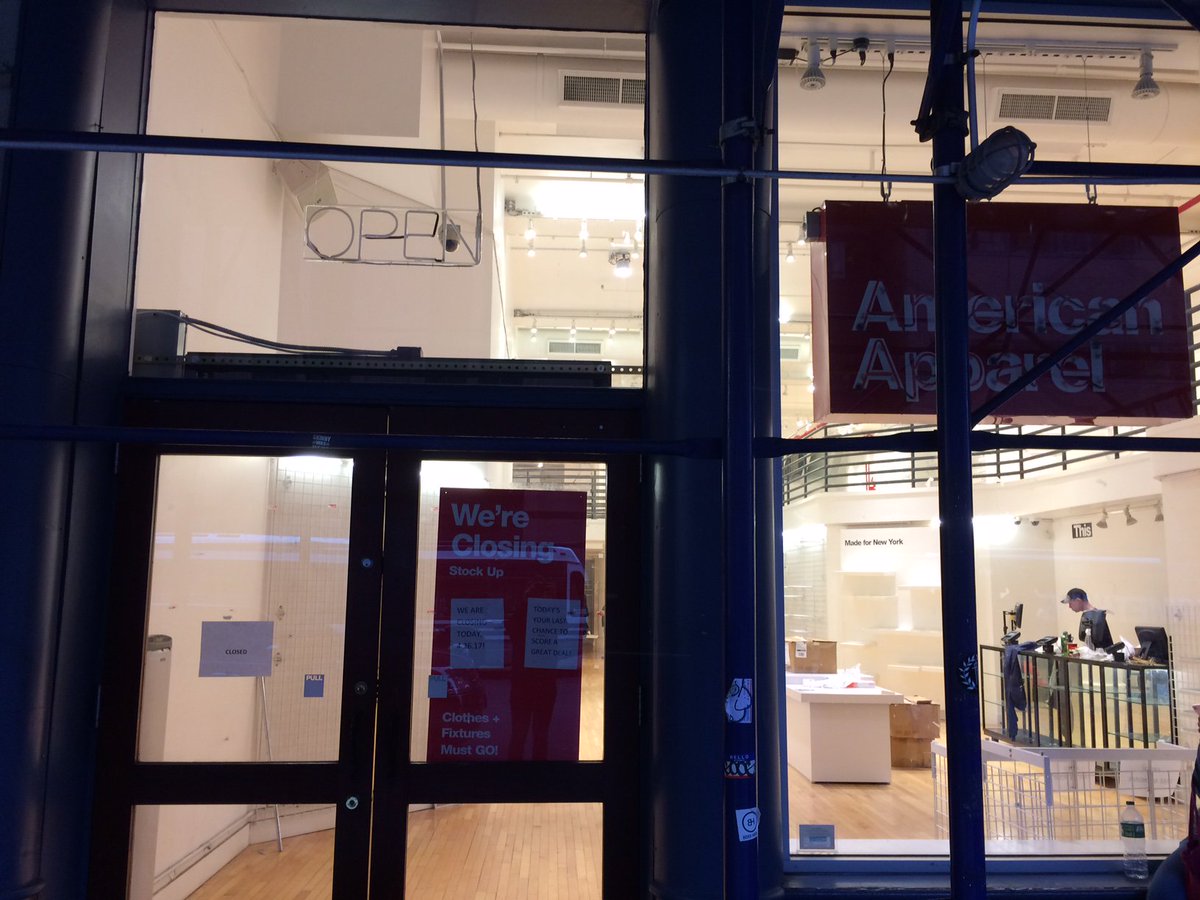 American Apparel shuttered all of its NYC stores today. Last one, in Park Slope, closes for good by 8pm: bit.ly/2oNrI47