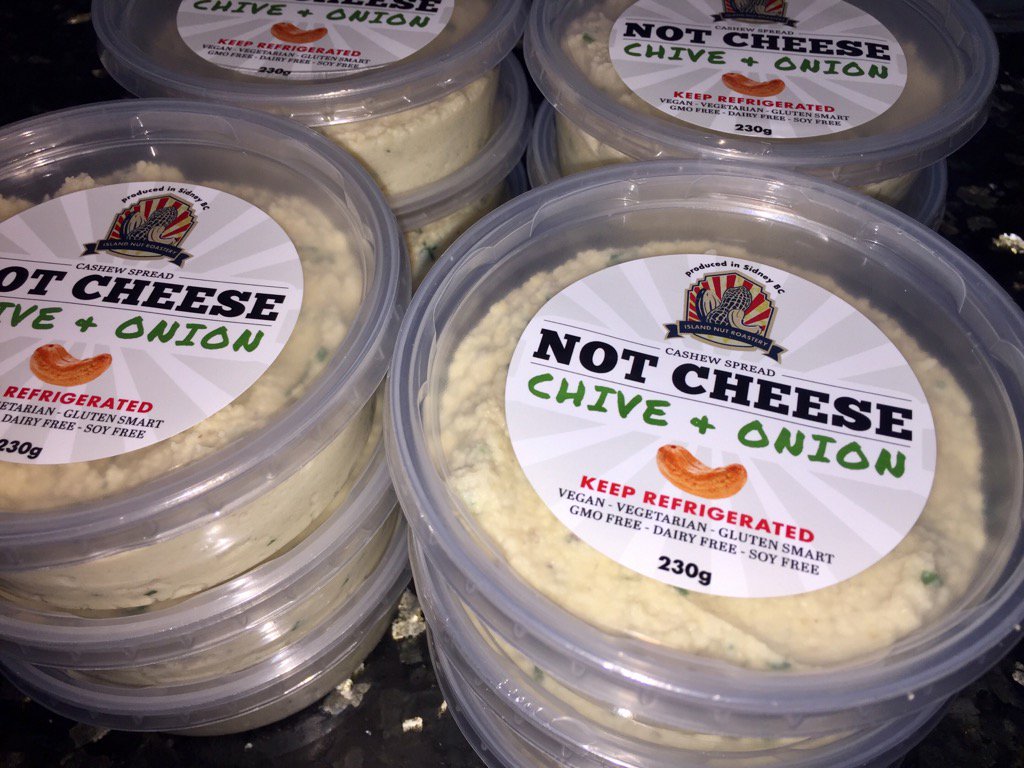 notcheeseYYJ's tweet image. It's back!!  Chive and onion cashew spread. #yum #vegancheese #notcheese #ShopLocal #yyj