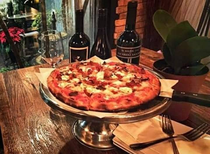 #pizzanight #houstonhappyhour #hhh #goodeatz #dashvodka