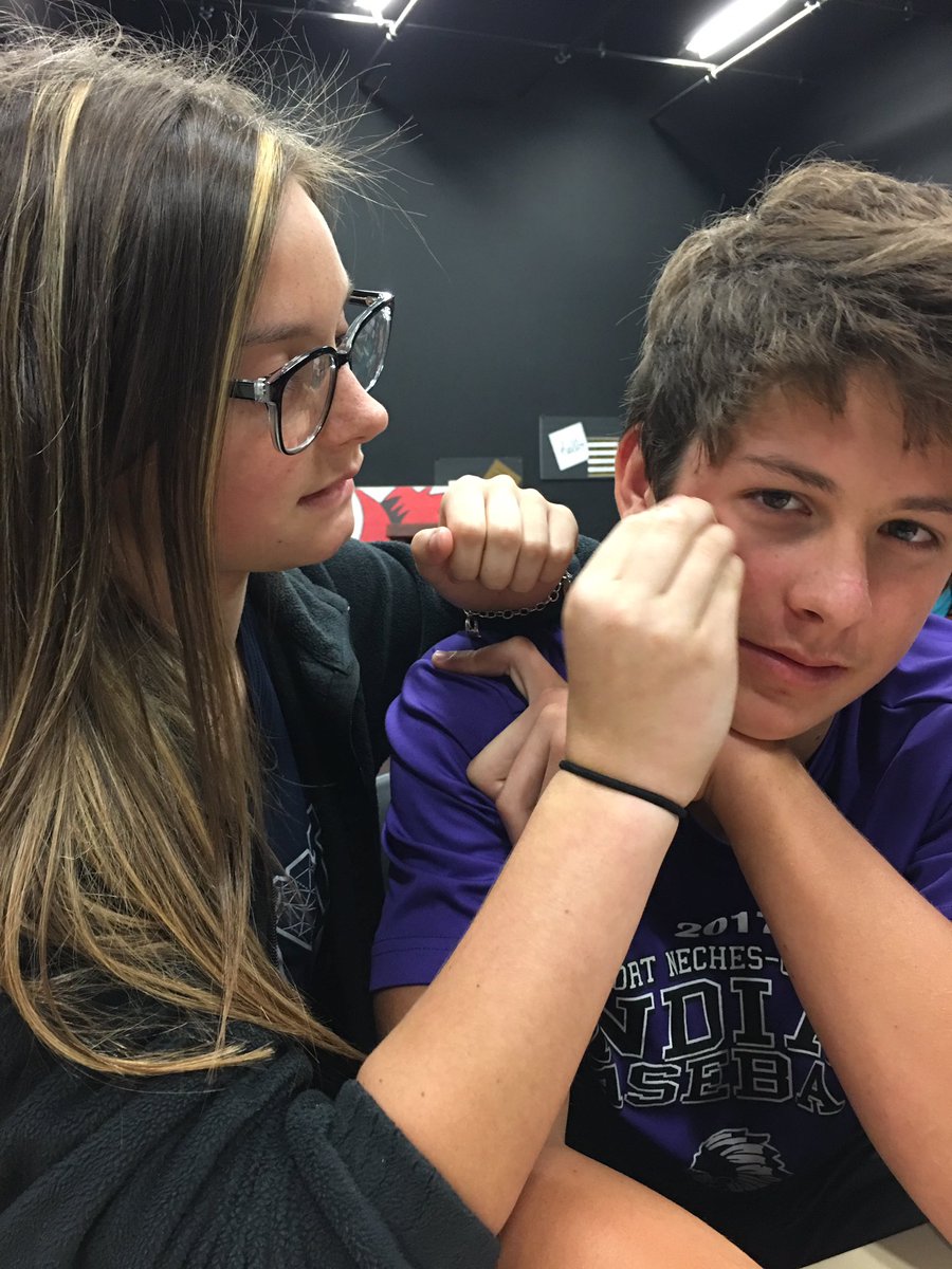classactpnms's tweet photo. Special Effects Makeup happening today. @PNMSwarriors https://t.co/HFVbbg2Ni2