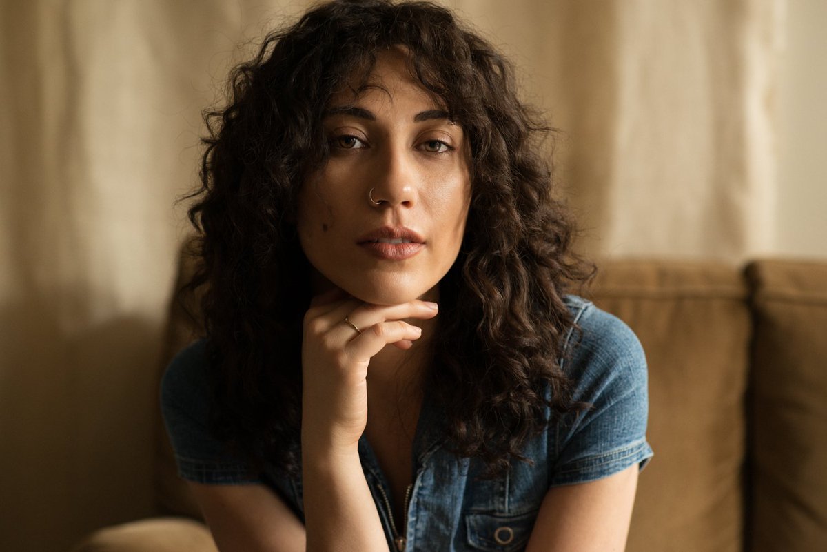 I fell in love w <a href="/TeiShi/">Tei Shi</a> forever ago… so we went &amp; had a foot massage together
 noisey.vice.com/en_us/article/… Beautiful pics by <a href="/RebeccaMiller99/">Rebecca Miller</a>