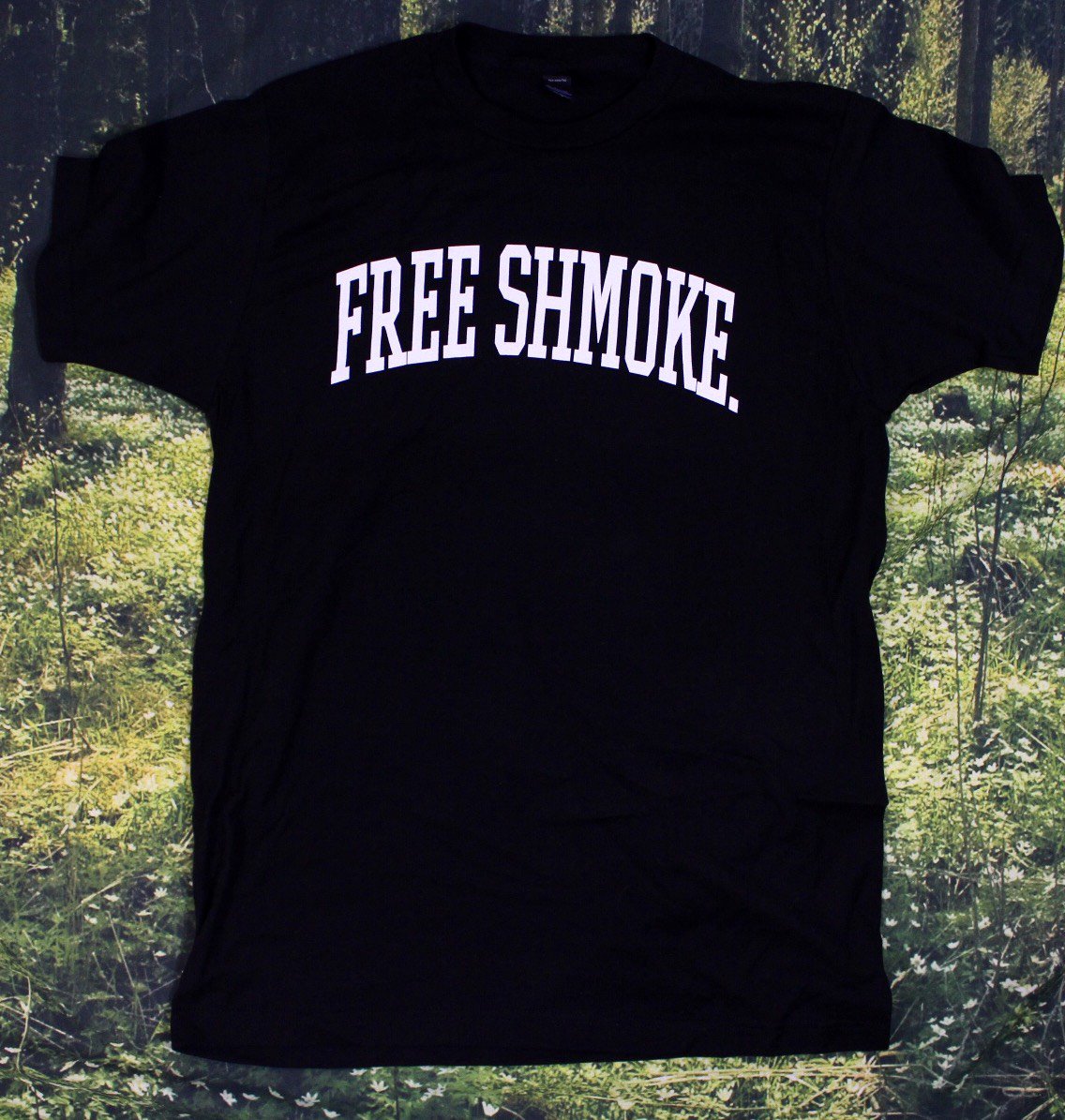 microandmacro_'s tweet image. FREE SHMOKE TEE AVAILABLE NOW AT MICROANDMACO.CO #FREESHMOKE #MICROANDMACRO