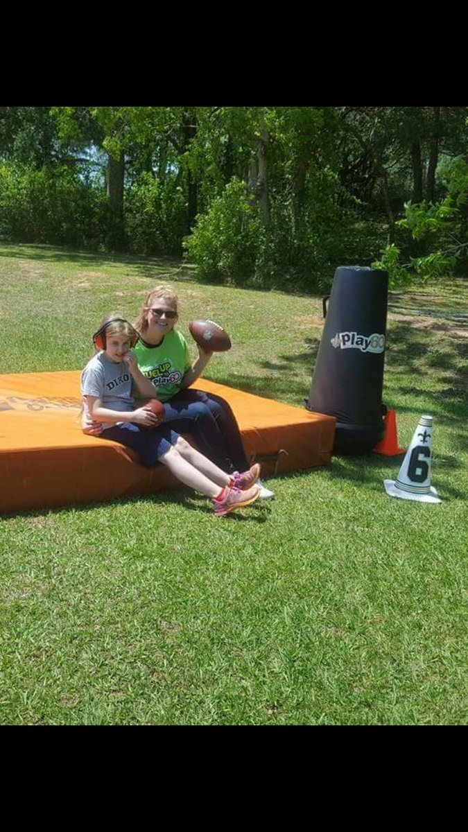 4thDixon's tweet photo. We had a blast today training like the New Orleans Saints! #whodat #NewOrleansSaints #fueluptoplay60 @Michellermcnew @GlendaWarren15 https://t.co/8oiEjiG0Pf