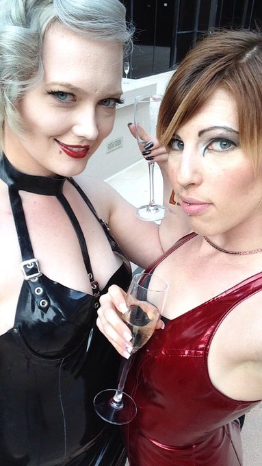 Going through old photos and I found these super sexy ones of @DenaliWinter and me from @OfficialDomCon<a href="/tag/kinky"class="tags"><span>#kinky</span></a><a href="/tag/petplay"class="tags"><span>#petplay</span></a><a href="/tag/lemur"class="tags"><span>#lemur</span></a><a href="/tag/bringyourhumananimaln"class="tags"><span>#bringyourhumananimaln</span></a>