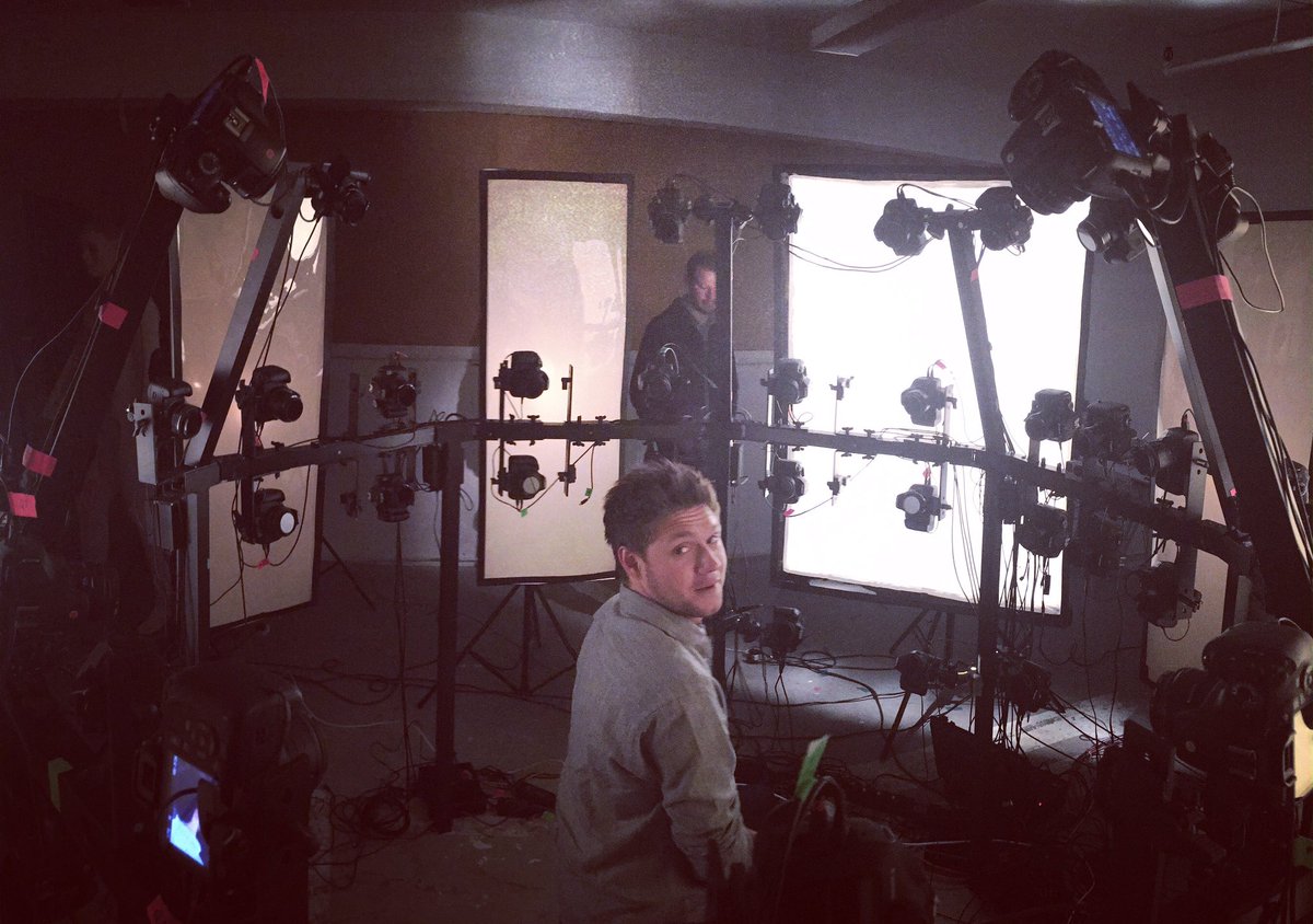 NiallOfficial's tweet image. Filming a little something for ya !