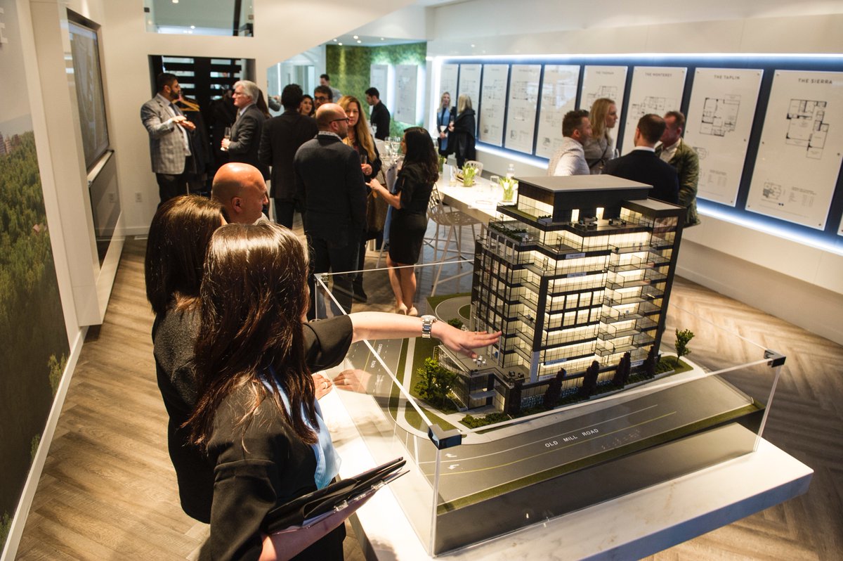 LiveAtInsignia's tweet photo. Late last week, we celebrated the launch of #Oakville’s newest destination for #luxury living at our stunning new sales centre! https://t.co/BKUGjlsvlq
