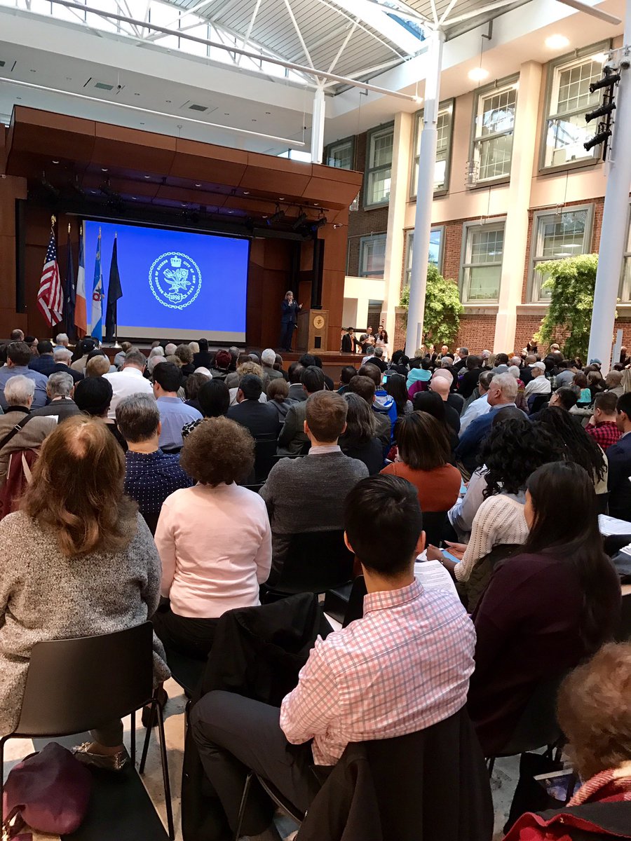 helenshirley's tweet image. .@MelindaKatz swears in #CommunityBoard members &quot;Queens is amazing!&quot; Agree 100% #civicduty