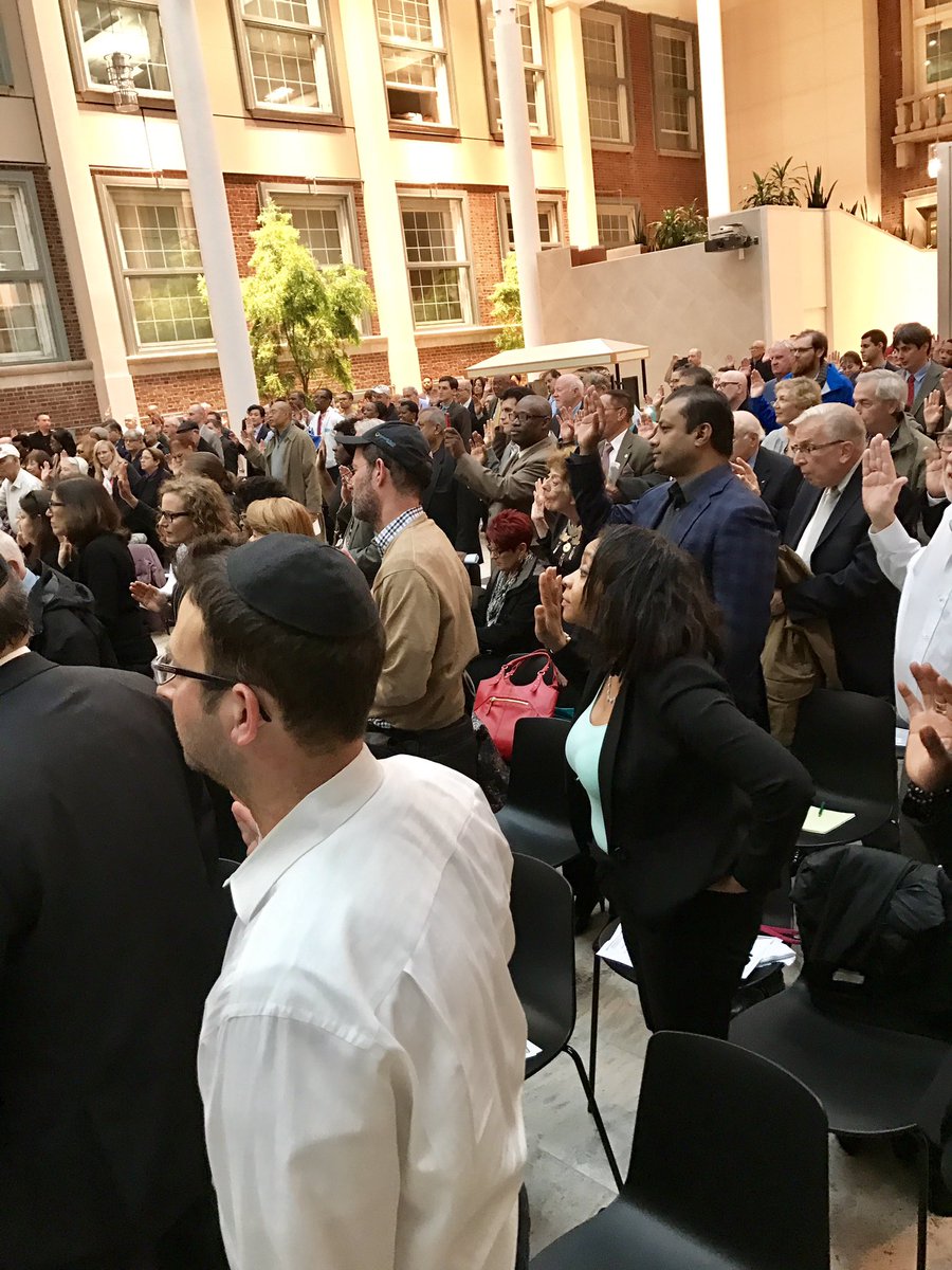 helenshirley's tweet image. .@MelindaKatz swears in #CommunityBoard members &quot;Queens is amazing!&quot; Agree 100% #civicduty