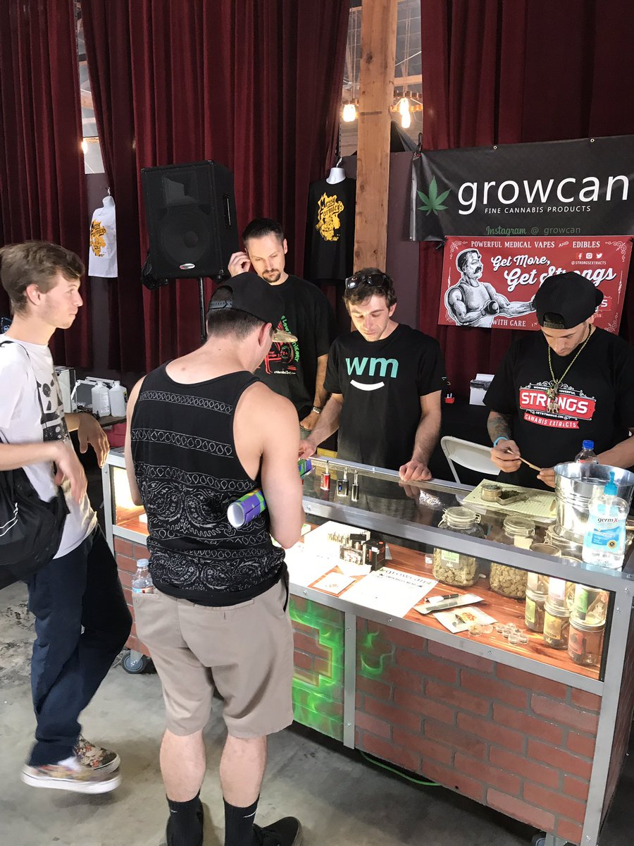 StrongsExtracts's tweet image. #Strongs and #growcan together at #kushstock last Sunday in LA