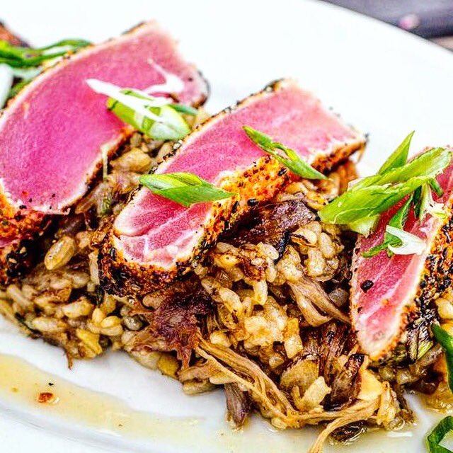 forrestpointbk's tweet photo. SEARED TUNA WITH DUCK FRIED RICE 💥Chili dusted tuna, duck confit fried rice, star anise, and orange gastrique. #ForrestPoint https://t.co/Mp7x4qj02n