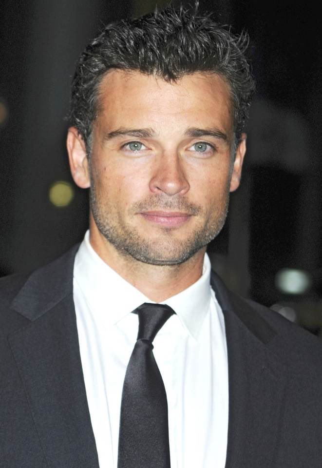 HAPPY BIRTHDAY TO THE ACTUAL LOVE OF MY LIFE TOM WELLING LOOK AT THIS BEAUTIFUL MAN 