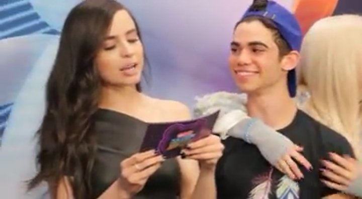 تويتر \ Sofia Y Cameron (Camfia100@) تويتر \ Sofia Y Cameron (Camfia100@)