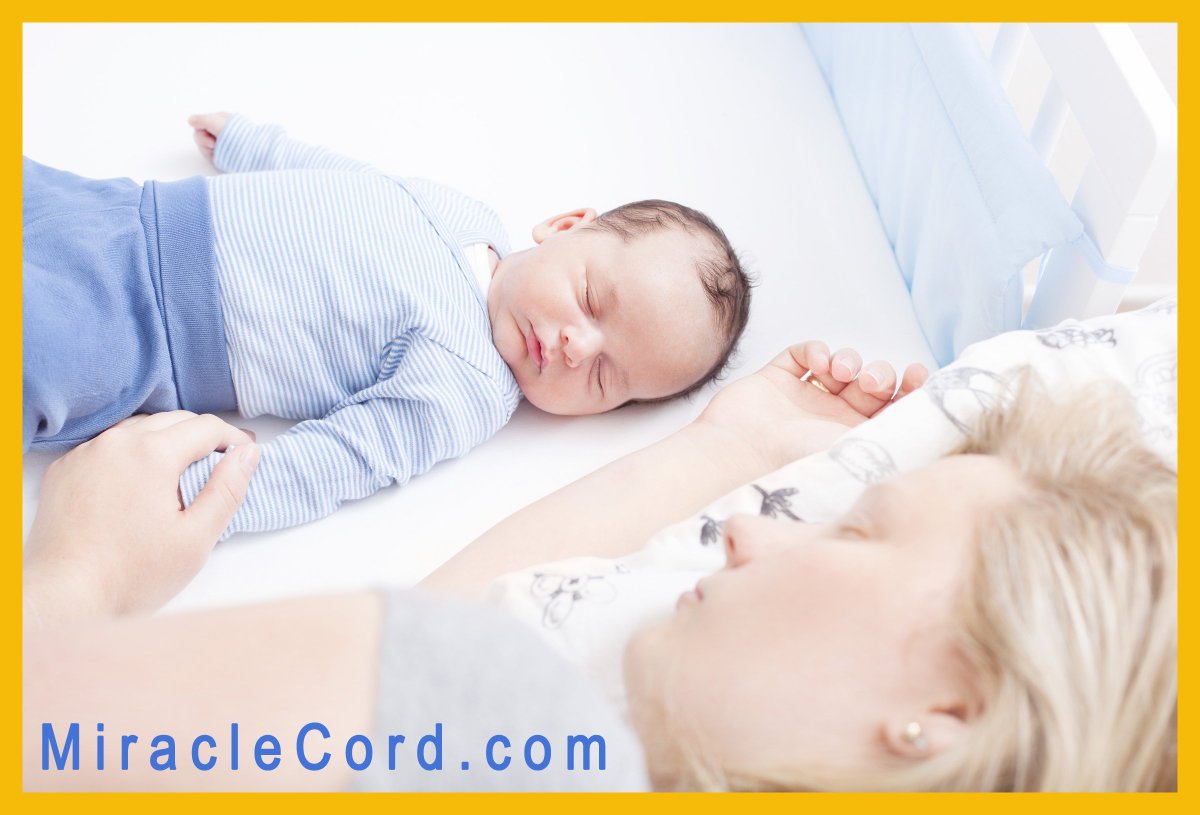 miraclecord's tweet image. Room sharing with baby decreases the risk of SIDS by 50%. MiracleCord.com #AAPGuidelines #SIDS