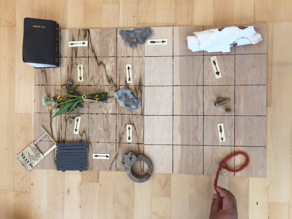 Ratka_K's tweet image. History, like you've never quite heard it told before! 🗝📖🔗 #chooseyourownadventure #codinghistory #sneakpeak #exhibitionprep #storytellers