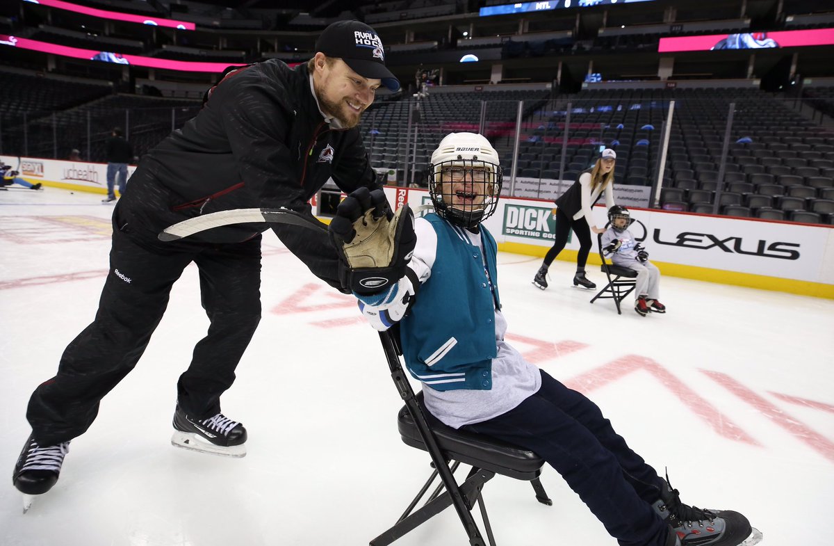 He also showed some kids from Special Olympics how much fun hockey can be. https://t.co/pkjiCIqWum
