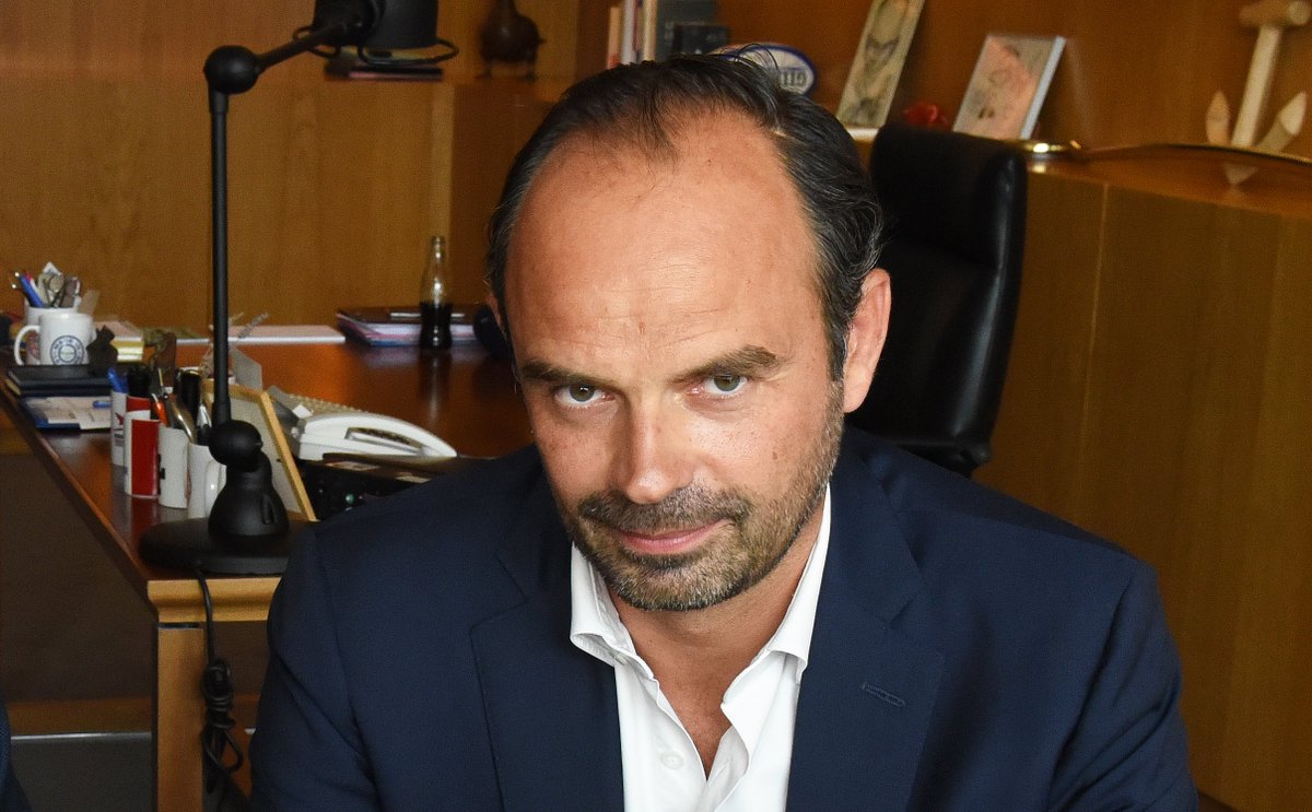 Interview <a href="/EPhilippe_LH/">Edouard Philippe</a> qui votera <a href="/EmmanuelMacron/">Emmanuel Macron</a> : "Ce qui compte, c'est l'intérêt de la France". bit.ly/2q9cHuG #Presidentielle