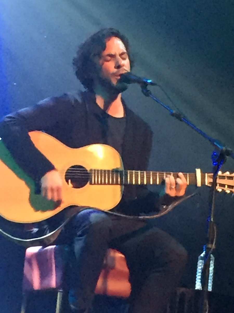 Loved getting up close <a href="/JackSavoretti/">Jack Savoretti</a> talented genuine guy. Rob <a href="/LincsFM/">Lincs</a> but is he coming for tea? 😝😂