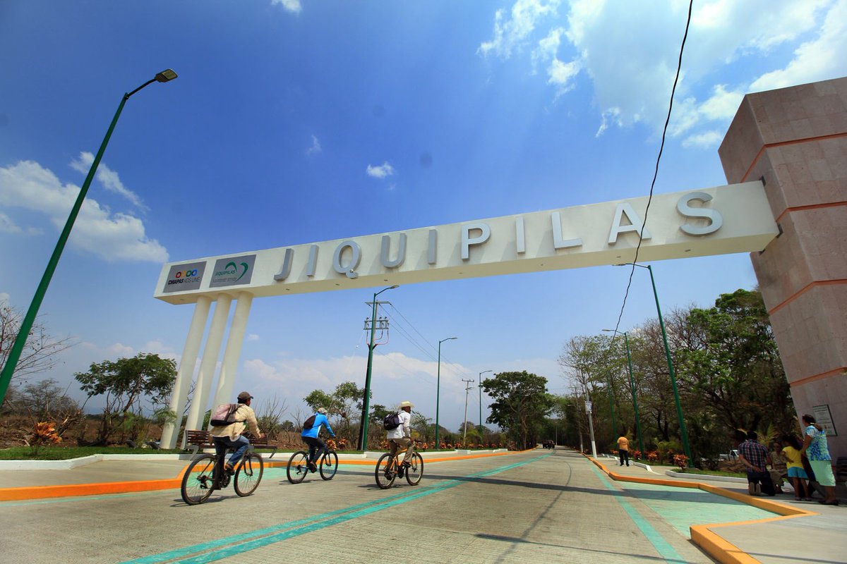 Acceso Las Vegas en Jiquipilas tiene un nuevo arco, pavimento de