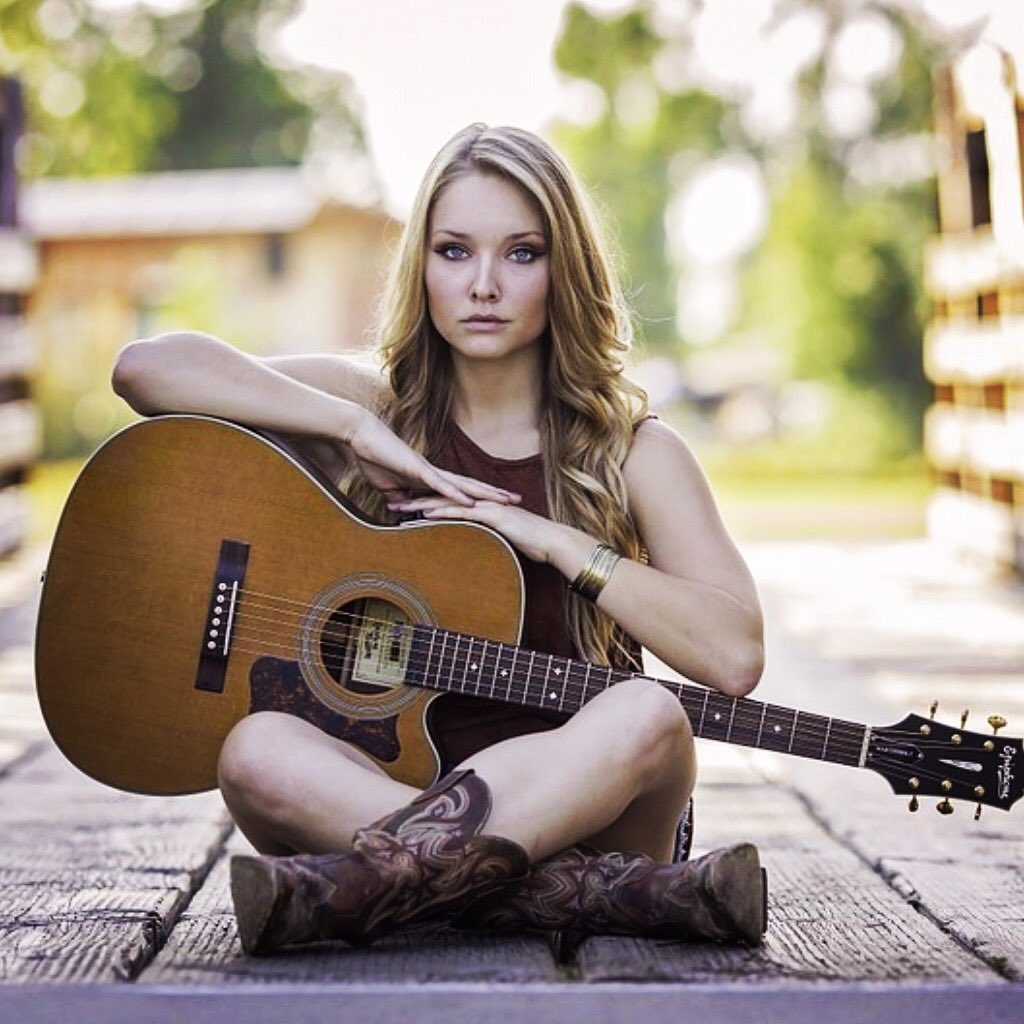 smartsolution22's tweet image. Are you ready for #stagecoach? Grab your cowboy boots and don&apos;t forget to pack your UV Defense Water and #Hangover Holistich20.com