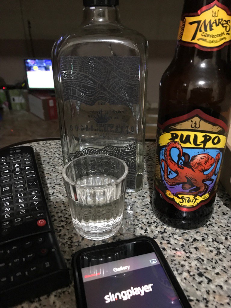 MannyLJr's tweet image. Watching the @Padres win from my house in #mazatlan with my #slingbox and sipping #mezcal &amp;amp; cerveza = priceless