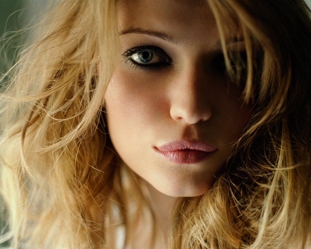    Happy birthday to the gorgeous Ivana Mili evi ! ¡Feliz cumpleaños 