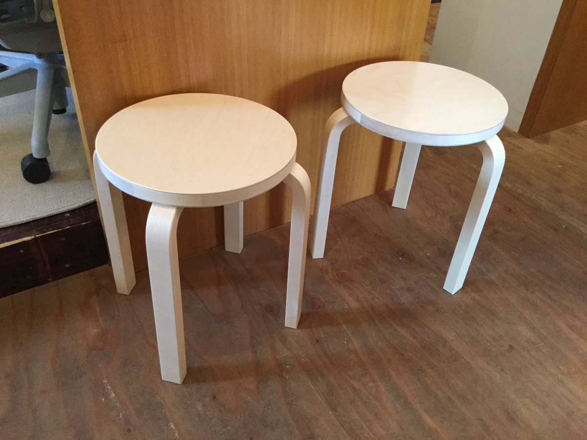 Vanilla郡山店 コロナ対策時短営業中 בטוויטר Artek スツールe60 スツール60 パーチ 4本脚 スツールe60 と3本脚 スツール60 どちらがお好みですか 実は3本脚の方が安定 カメラの三脚と一緒ですね イガラシ バニラインテリア Artek