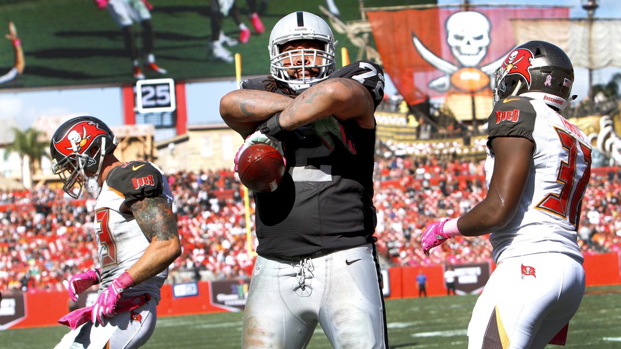 Happy birthday to OT Donald Penn, April 27, 1983. 