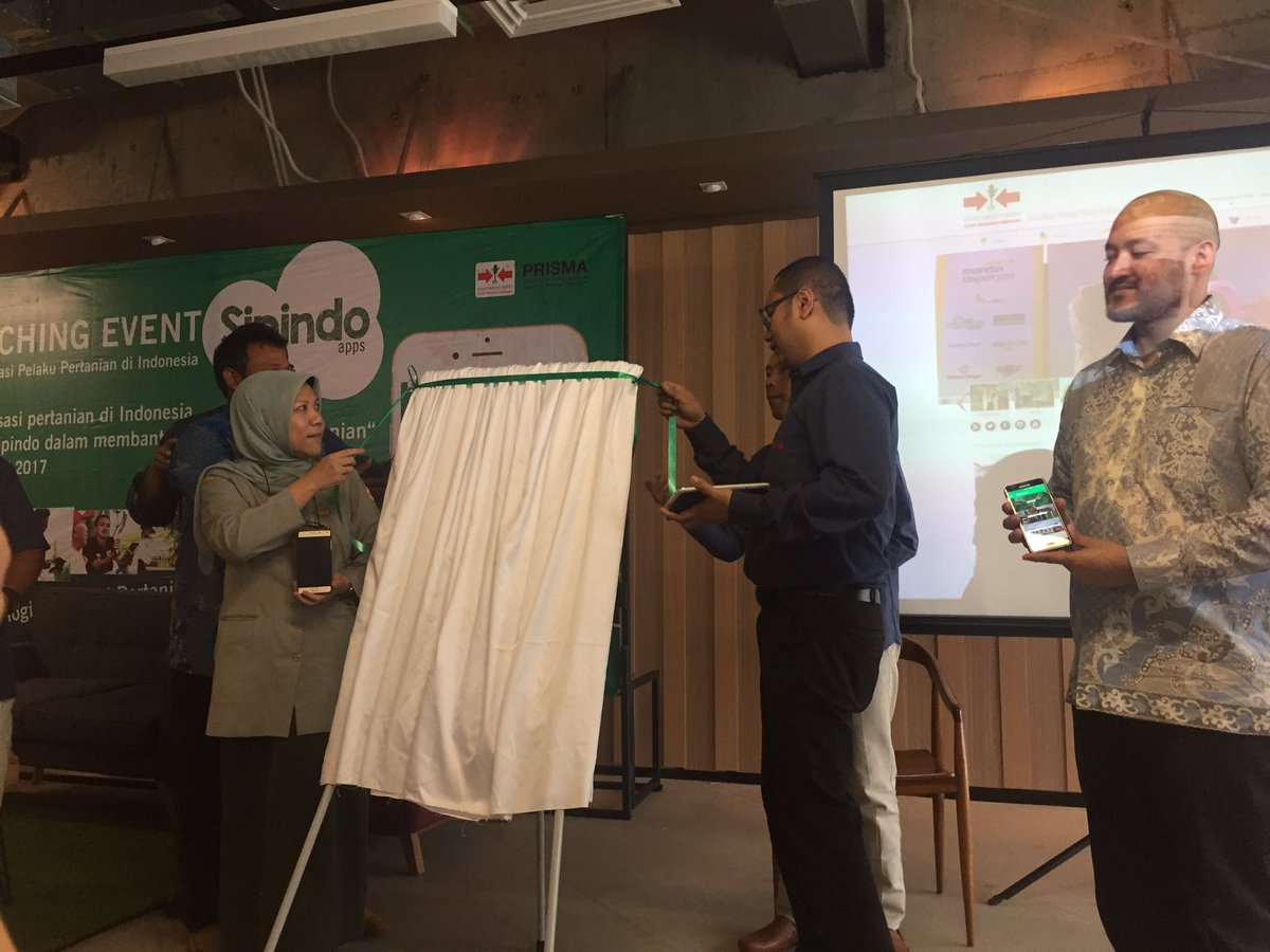 LucieWassink's tweet image. Happy to be present at launching Sipindo new free information app for Indonesian horticulture farmers by @eastwestseed